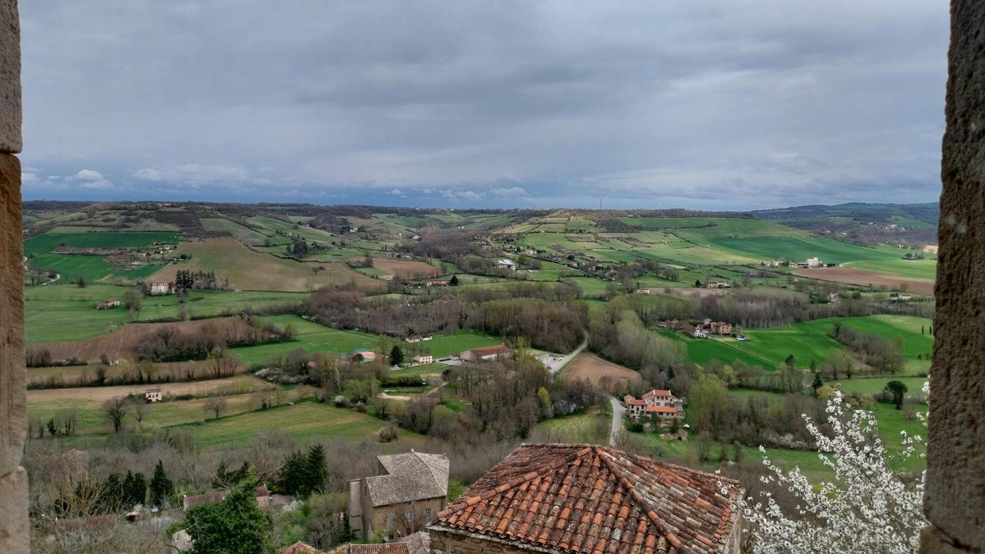 D'Ici Et D'Ailleurs Bed and Breakfast Cordes-sur-Ciel Buitenkant foto
