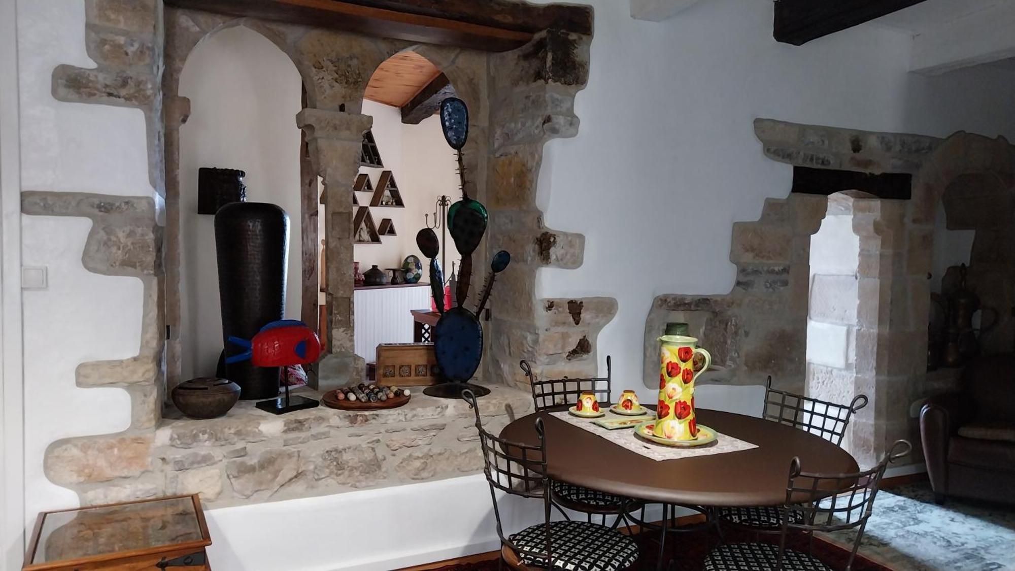 D'Ici Et D'Ailleurs Bed and Breakfast Cordes-sur-Ciel Buitenkant foto