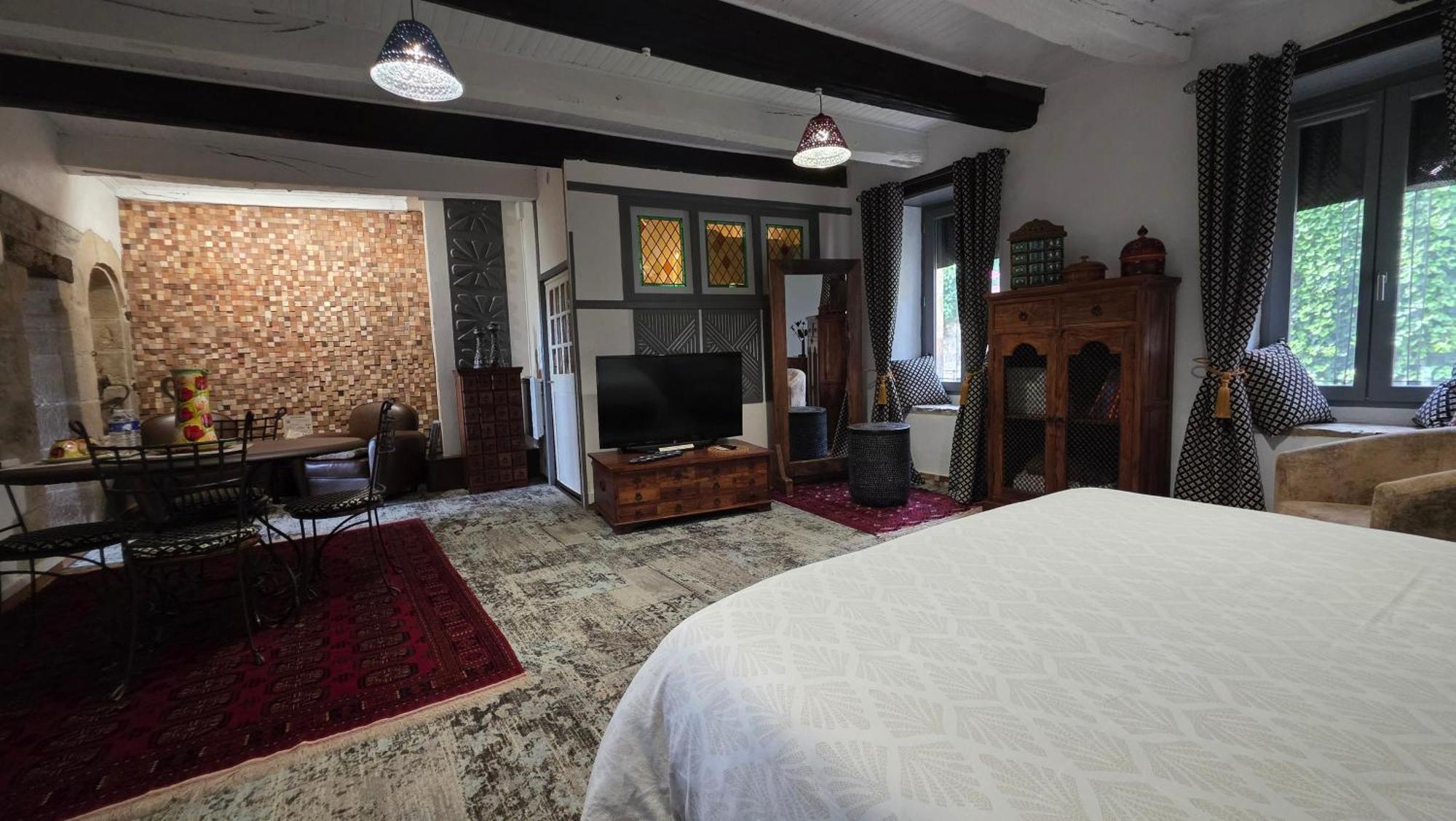 D'Ici Et D'Ailleurs Bed and Breakfast Cordes-sur-Ciel Buitenkant foto