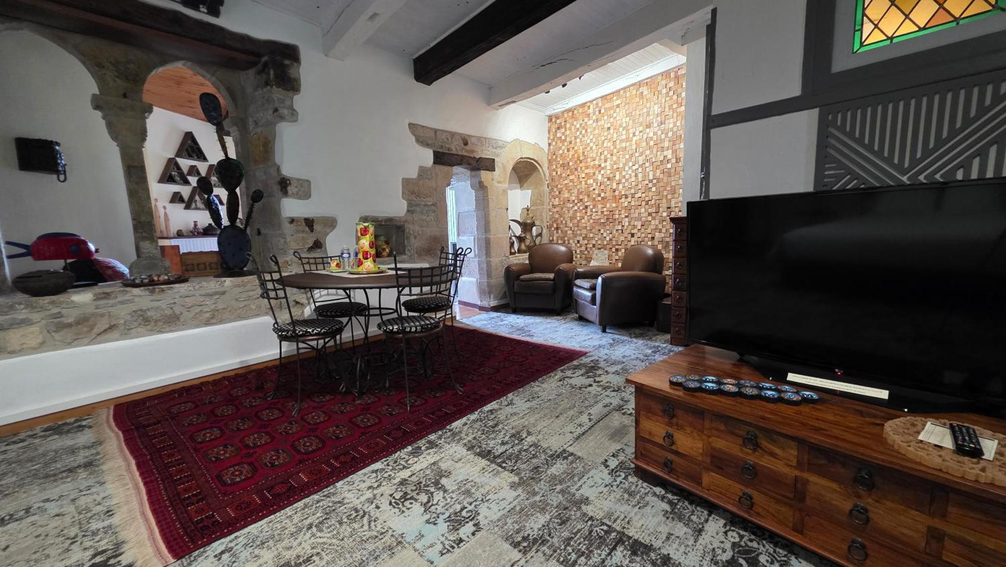 D'Ici Et D'Ailleurs Bed and Breakfast Cordes-sur-Ciel Buitenkant foto