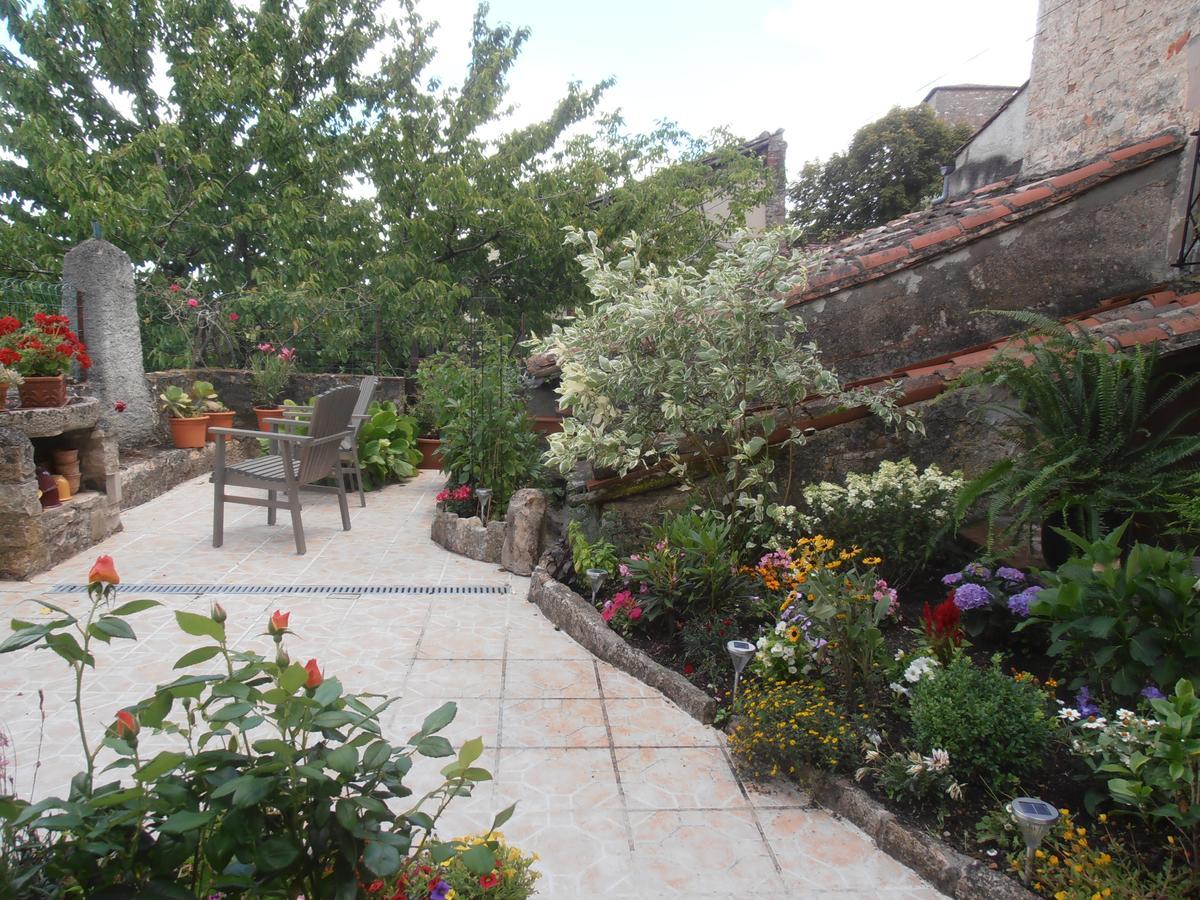 D'Ici Et D'Ailleurs Bed and Breakfast Cordes-sur-Ciel Buitenkant foto